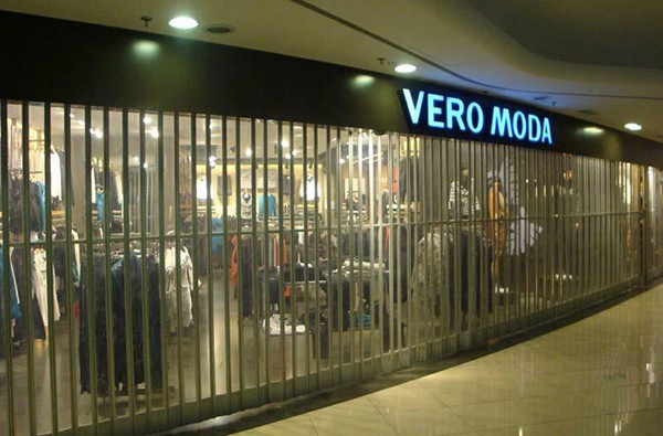 側(cè)卷水晶門(mén)