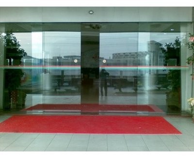 辦公室自動門安裝哪家比較好=海峰是您智慧的選擇