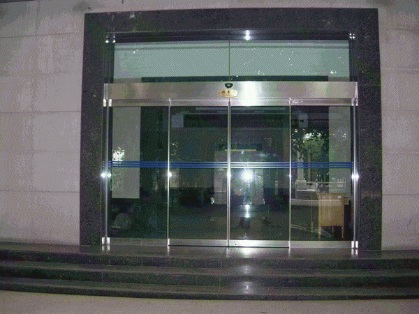 南山高檔商場(chǎng)安裝什么樣的自動(dòng)門(mén)合適