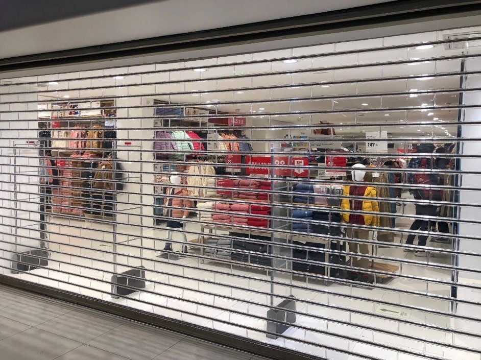 商場(chǎng)選擇水晶卷簾門的原因在哪？